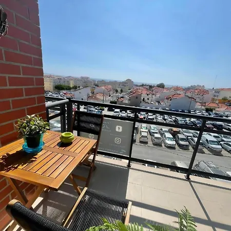 Geniessen Sie Den Balkon Mit Blick Auf Nazaré