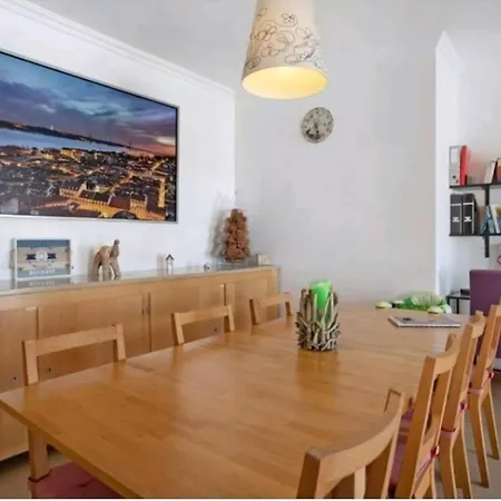 Geniessen Sie Den Balkon Mit Blick Auf Nazaré